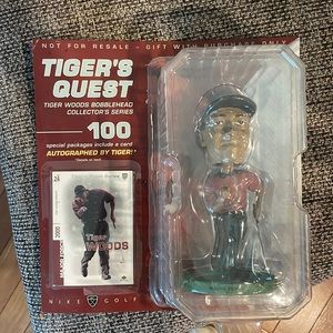 Tiger woods bobblehead collectors series